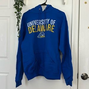 University of Delaware hooded sweatshirt  size M